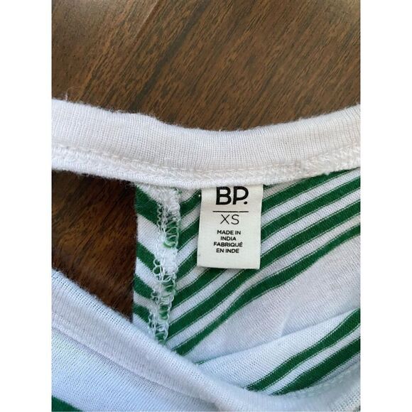 B.P. XS green and white short sleeve twist back tee shirt with open back - Picture 3 of 4